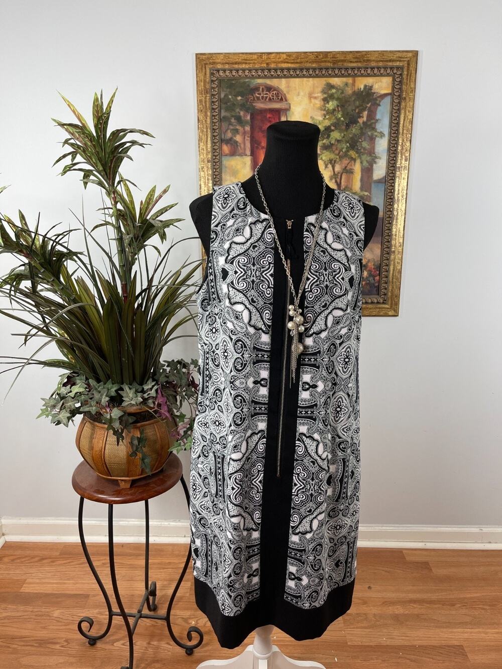 London Times Shift Dress Women Size 12 Black White Paisley Business Professional